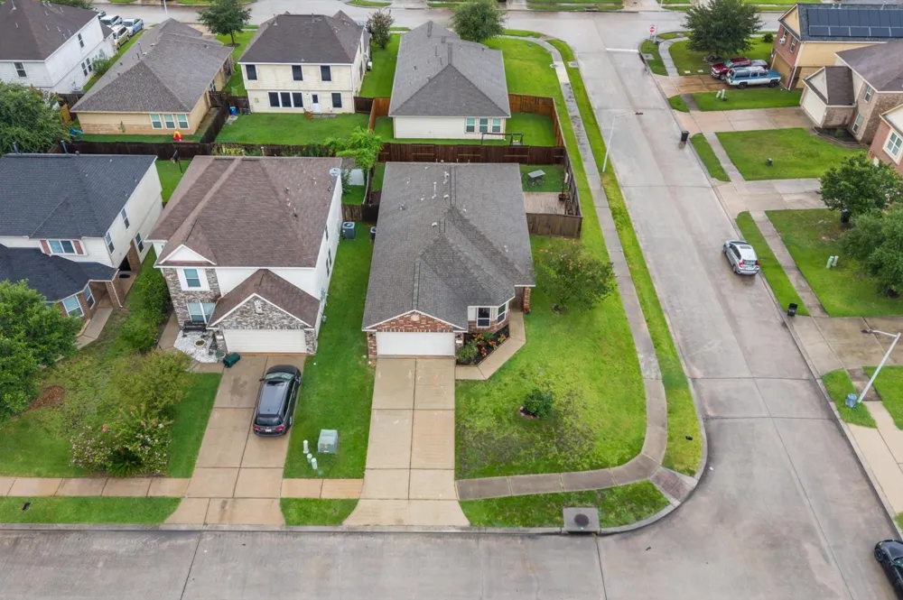 9897 Expedition Trail Conroe, TX 77385