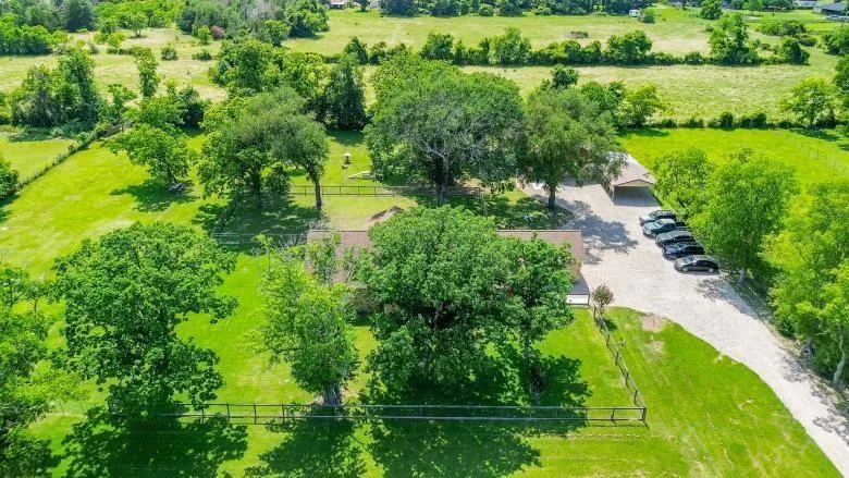 22035 Buescher Road Tomball, TX 77377