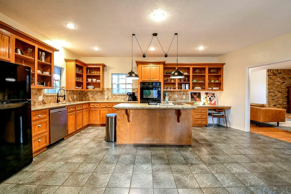 22035 Buescher Road Tomball, TX 77377