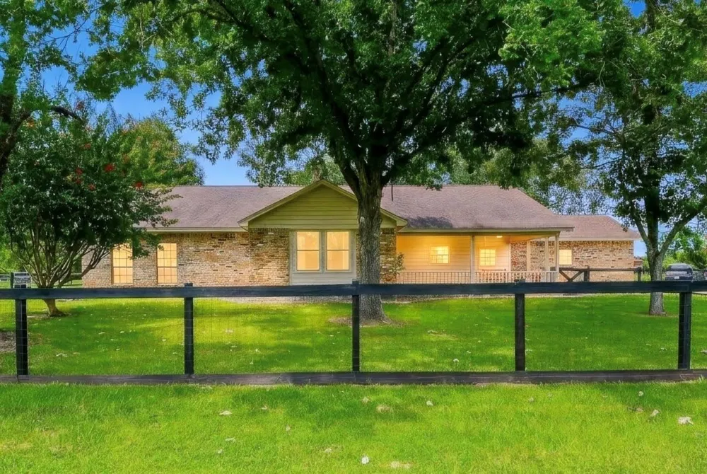 22035 Buescher Road Tomball, TX 77377