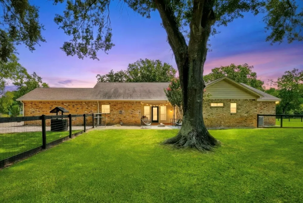 22035 Buescher Road Tomball, TX 77377