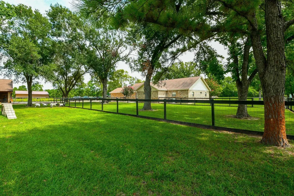 22035 Buescher Road Tomball, TX 77377