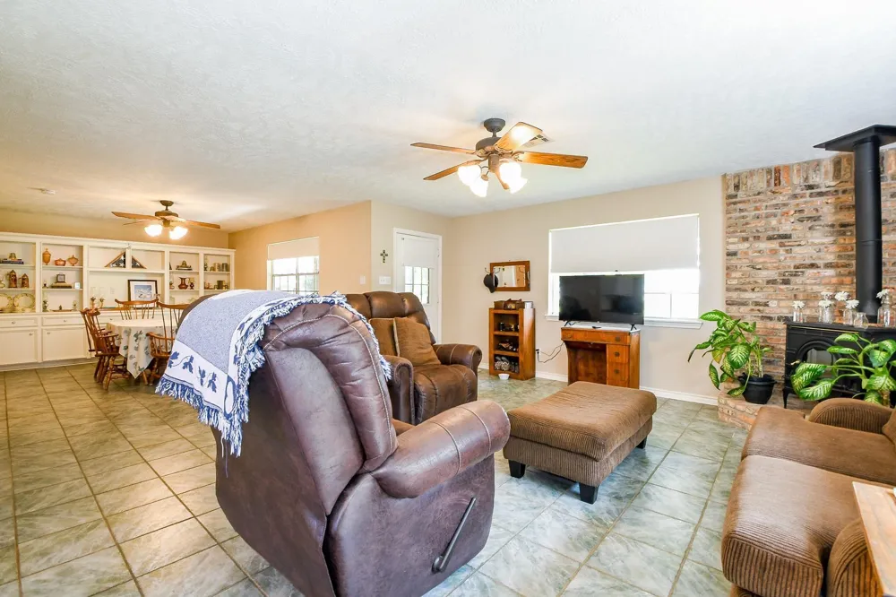 22035 Buescher Road Tomball, TX 77377