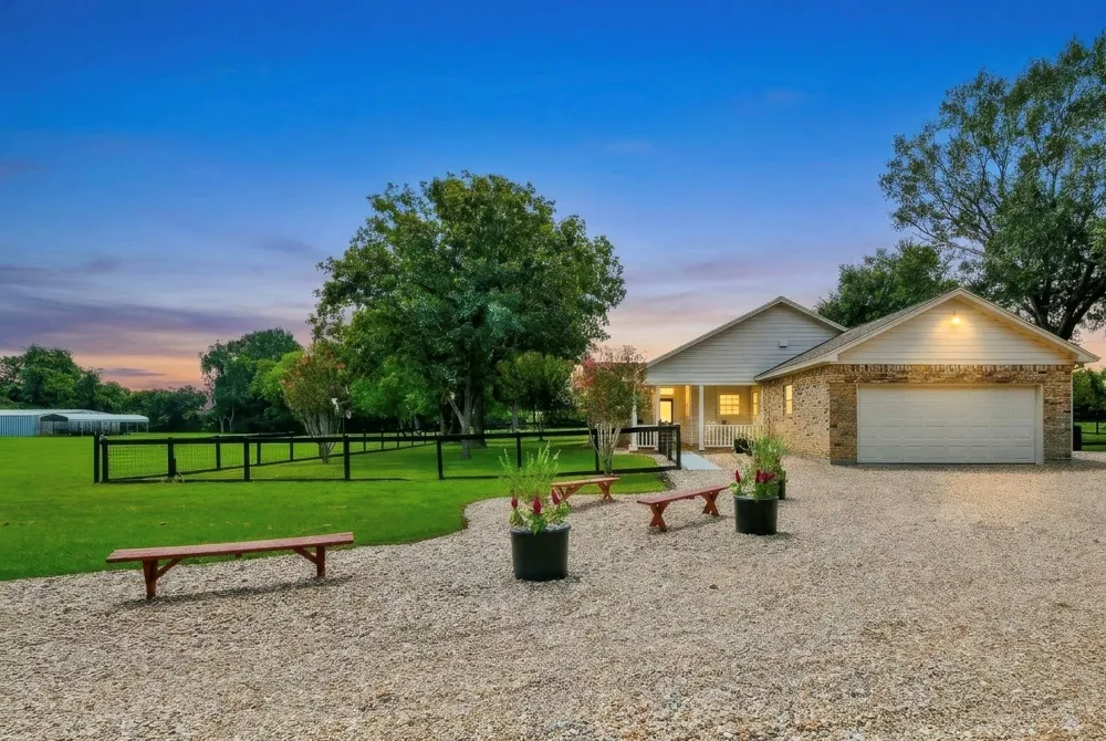 22035 Buescher Road Tomball, TX 77377
