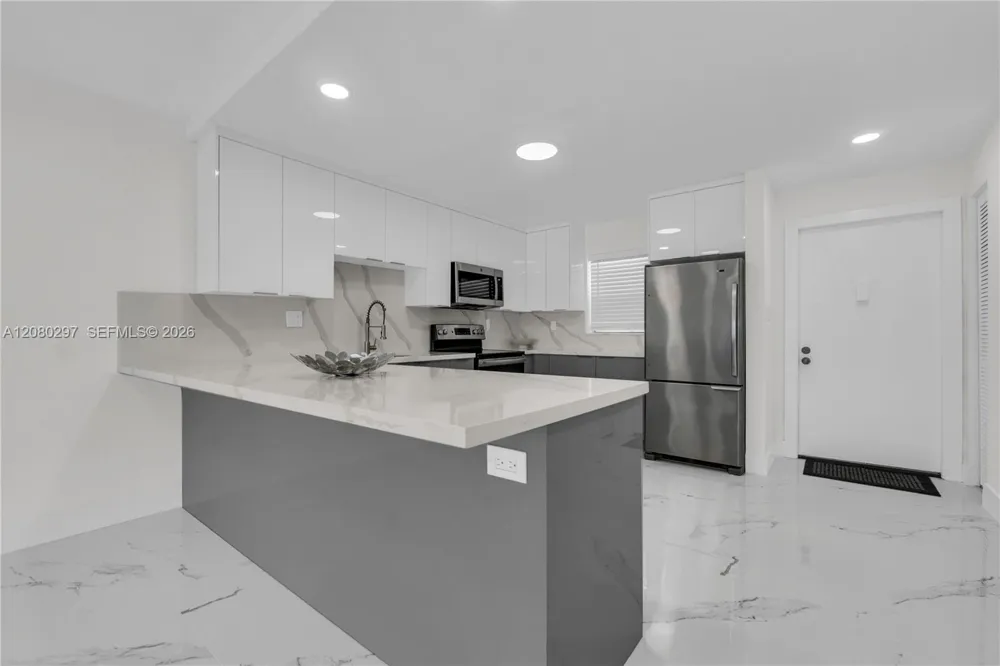 5100 SW 90th Ave #109 Cooper City, FL 33328