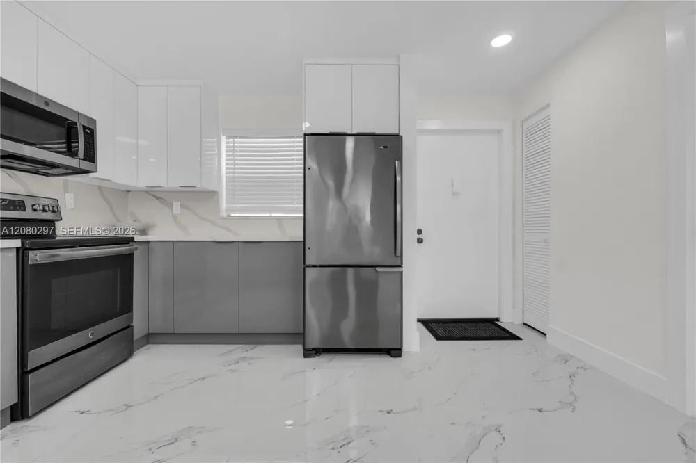 5100 SW 90th Ave #109 Cooper City, FL 33328