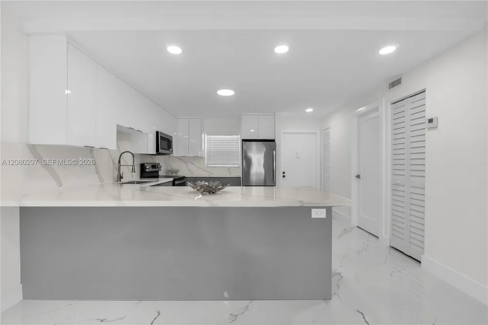 5100 SW 90th Ave #109 Cooper City, FL 33328