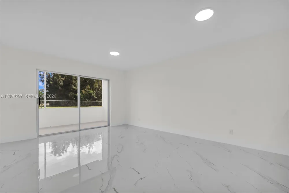 5100 SW 90th Ave #109 Cooper City, FL 33328