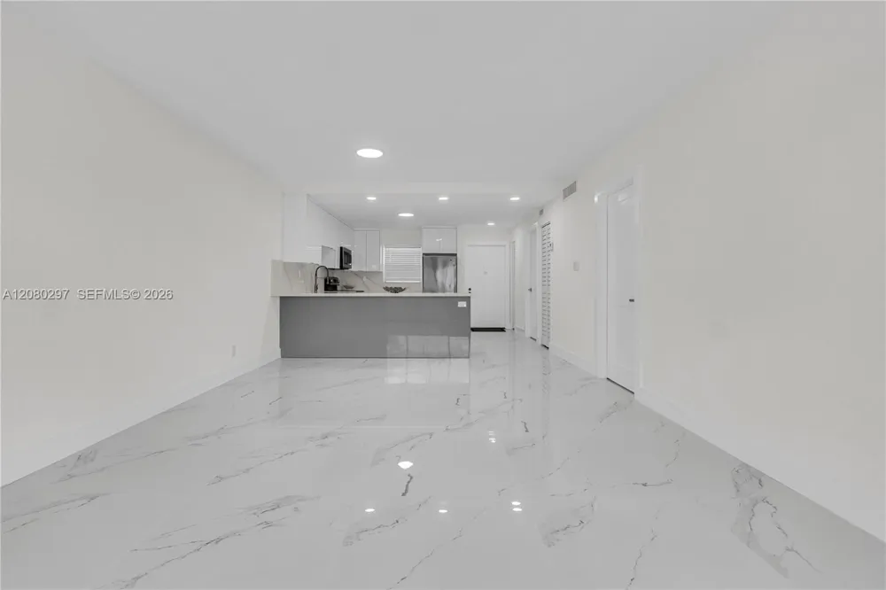 5100 SW 90th Ave #109 Cooper City, FL 33328
