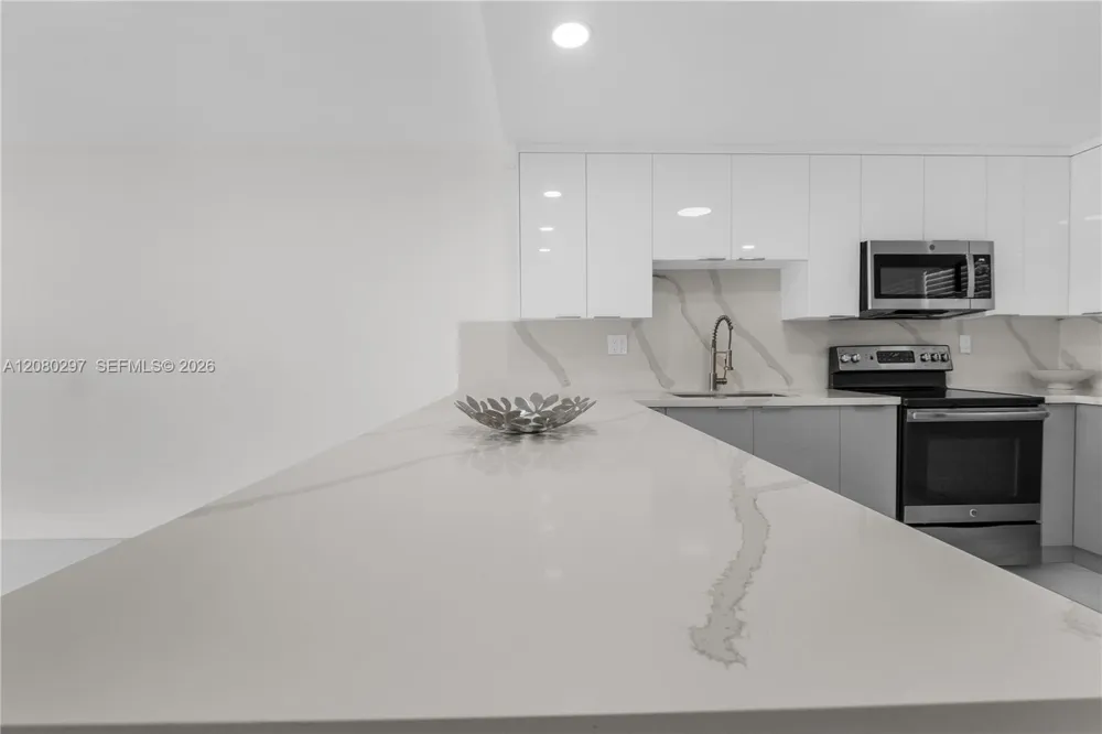 5100 SW 90th Ave #109 Cooper City, FL 33328
