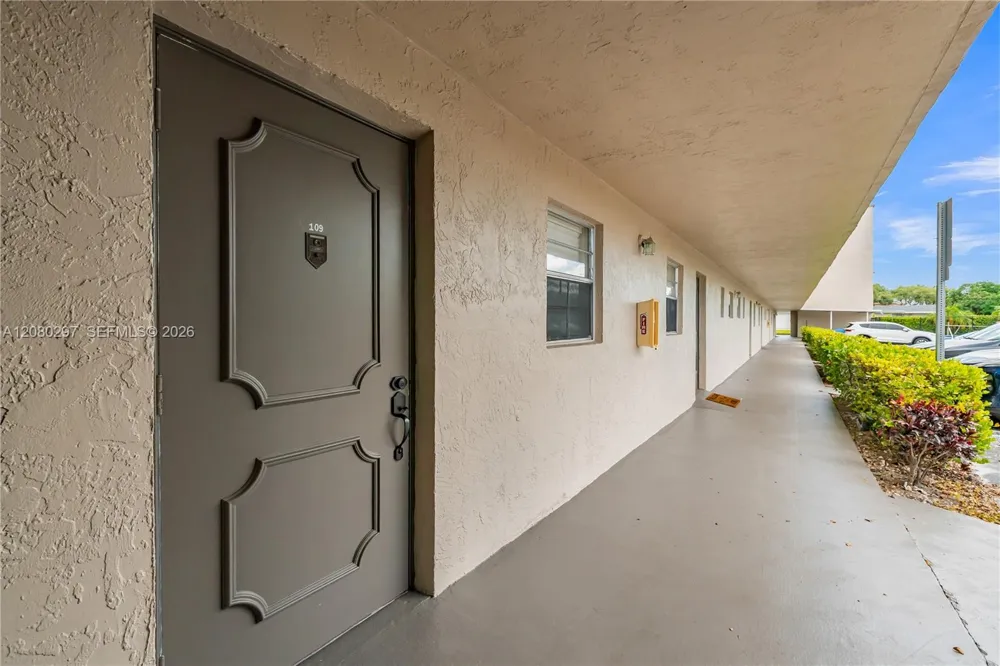 5100 SW 90th Ave #109 Cooper City, FL 33328