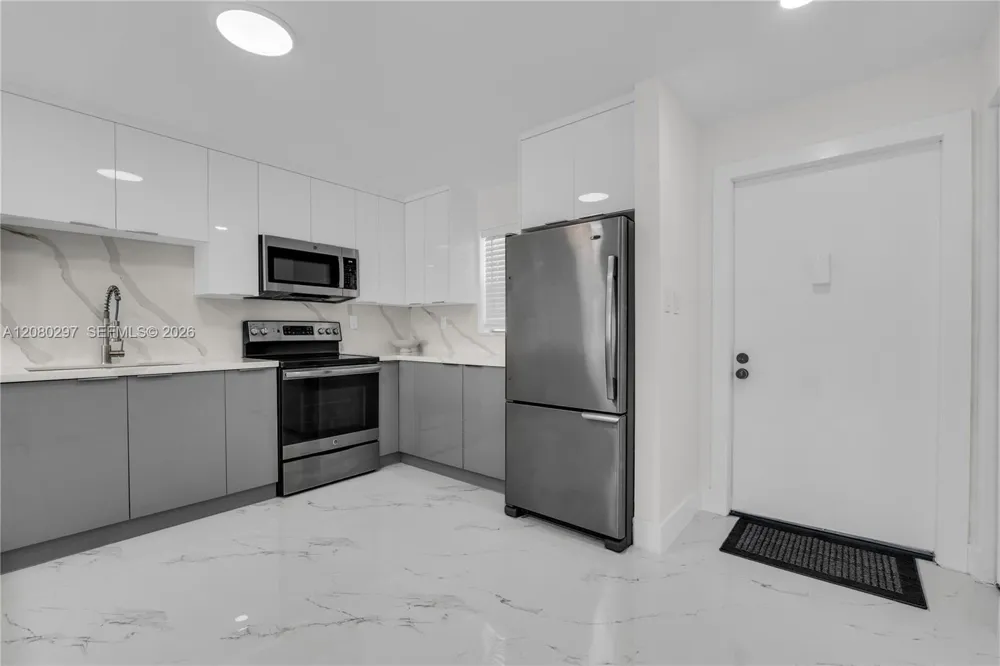 5100 SW 90th Ave #109 Cooper City, FL 33328