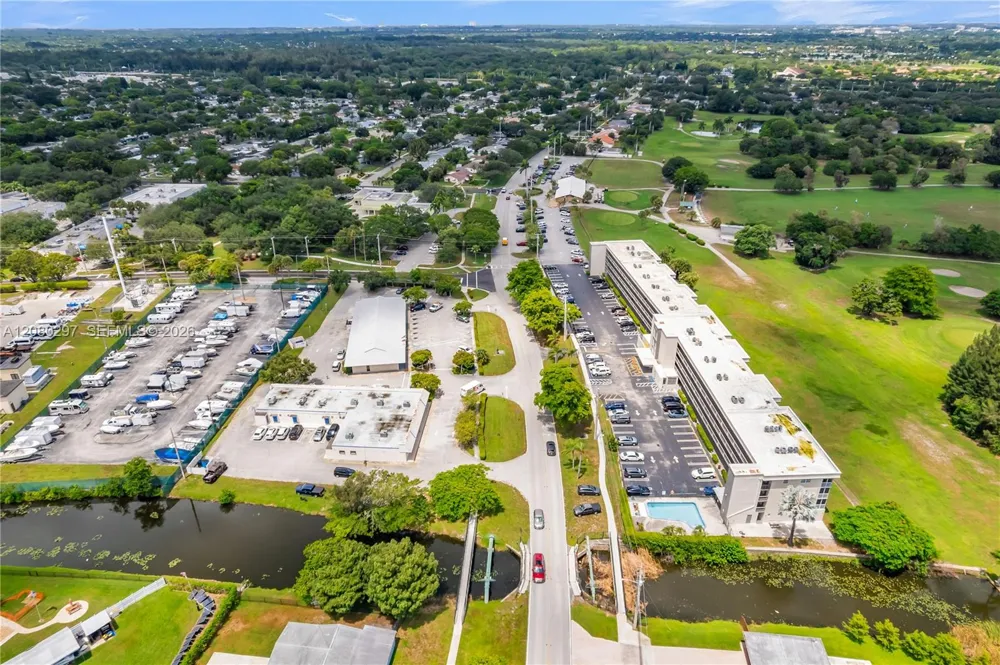 5100 SW 90th Ave #109 Cooper City, FL 33328