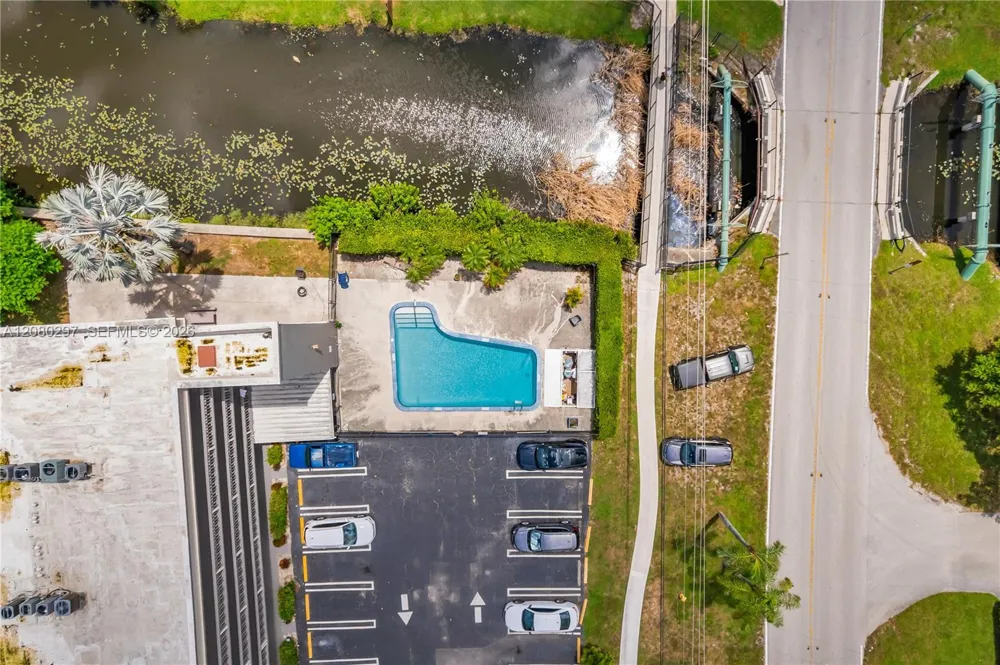 5100 SW 90th Ave #109 Cooper City, FL 33328