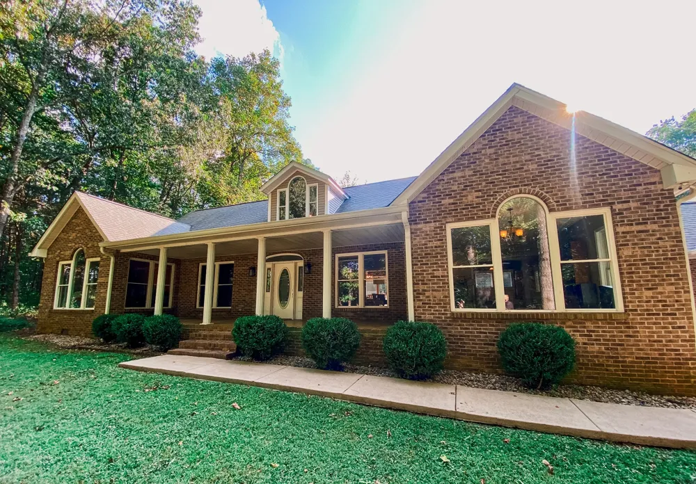1006 Clearview Pt Cottontown, TN 37048