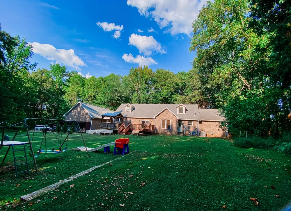 1006 Clearview Pt Cottontown, TN 37048