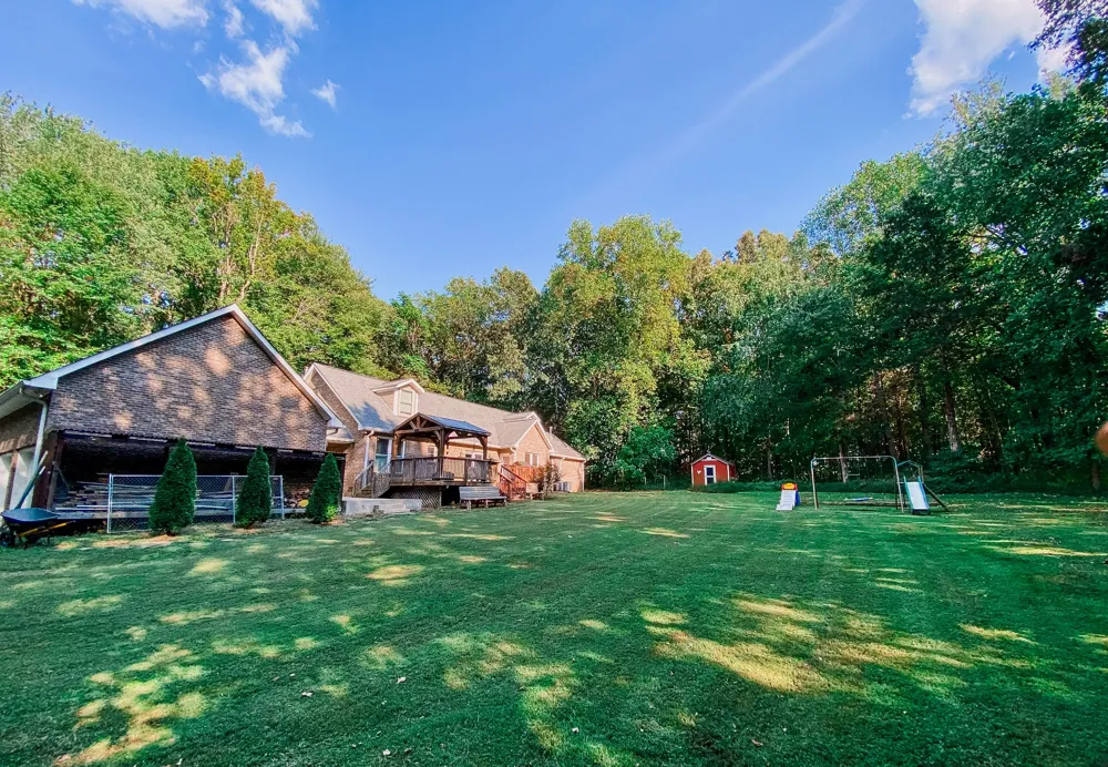 1006 Clearview Pt Cottontown, TN 37048