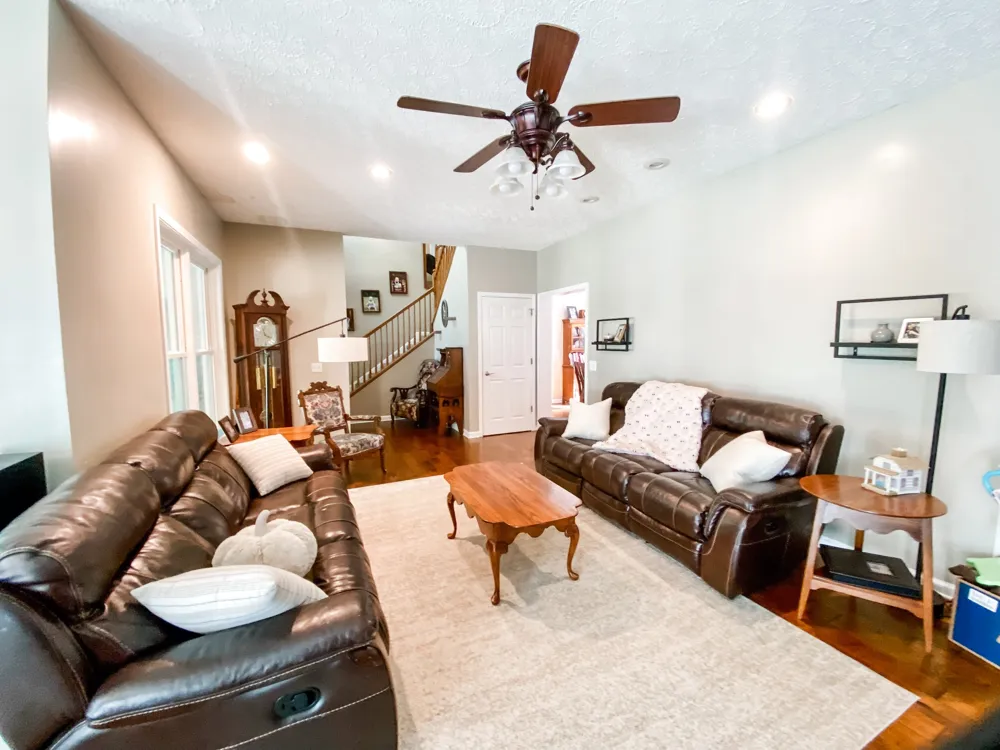 1006 Clearview Pt Cottontown, TN 37048