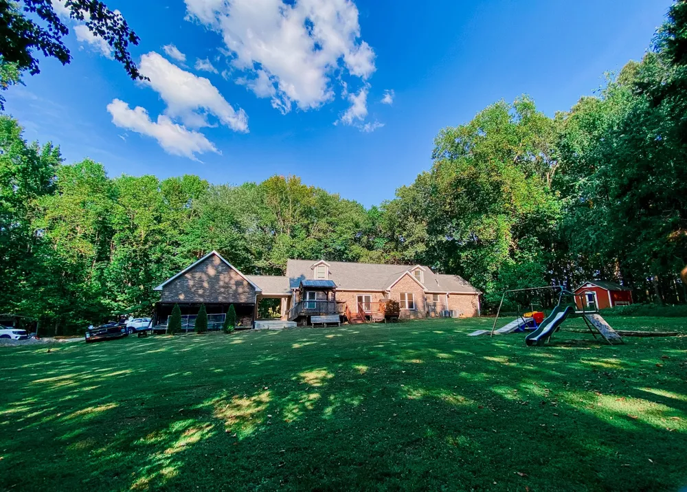 1006 Clearview Pt Cottontown, TN 37048