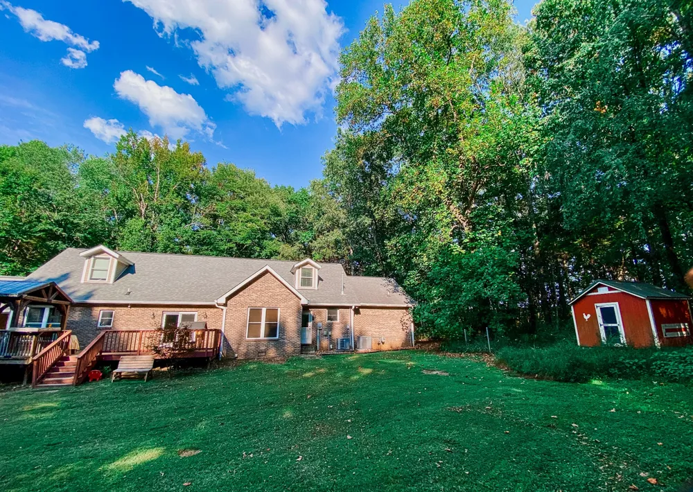 1006 Clearview Pt Cottontown, TN 37048