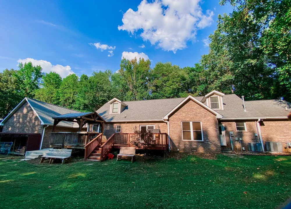 1006 Clearview Pt Cottontown, TN 37048