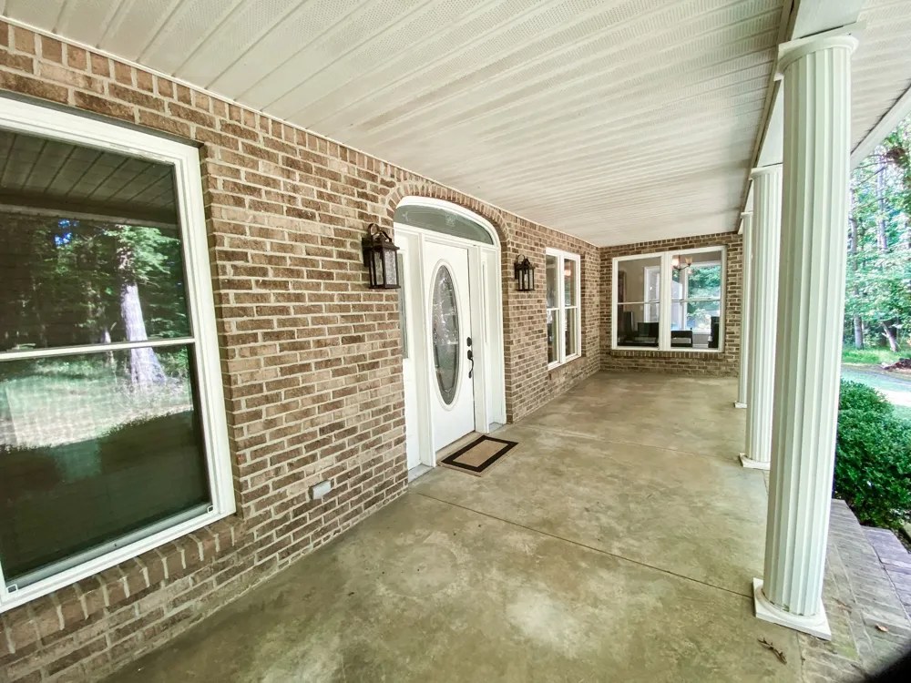 1006 Clearview Pt Cottontown, TN 37048