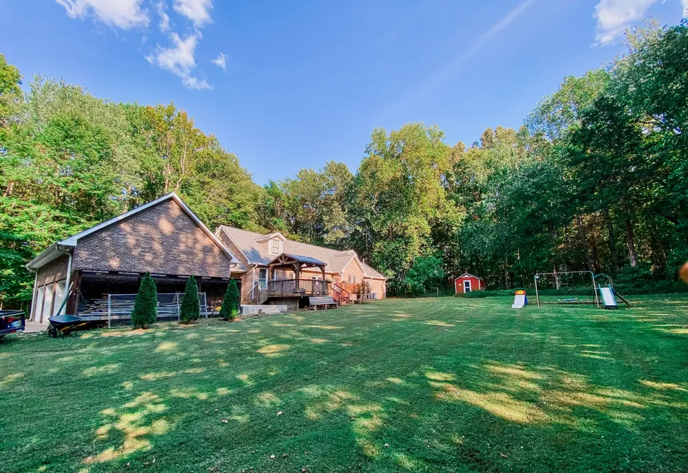 1006 Clearview Pt Cottontown, TN 37048