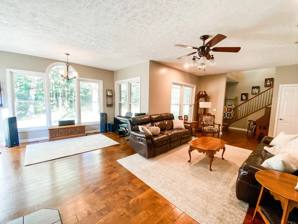1006 Clearview Pt Cottontown, TN 37048