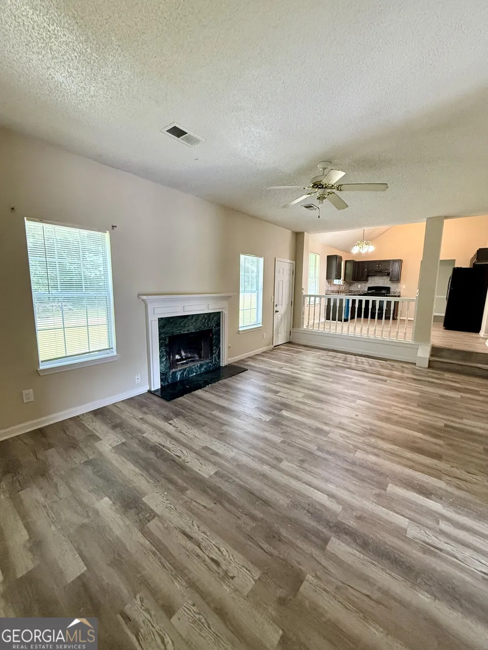 5237 Round Table DR Ellenwood, GA 30294