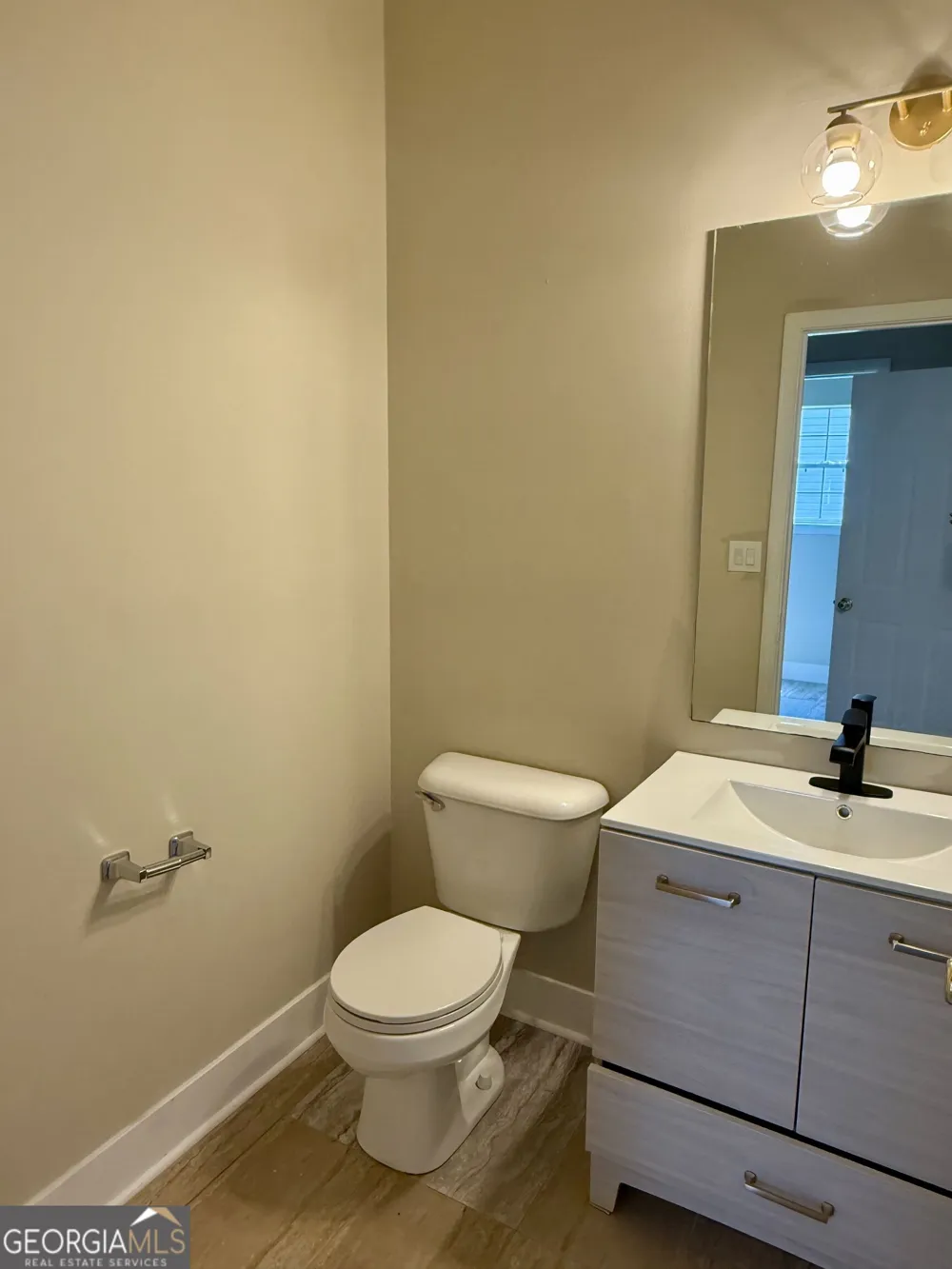 5237 Round Table DR Ellenwood, GA 30294