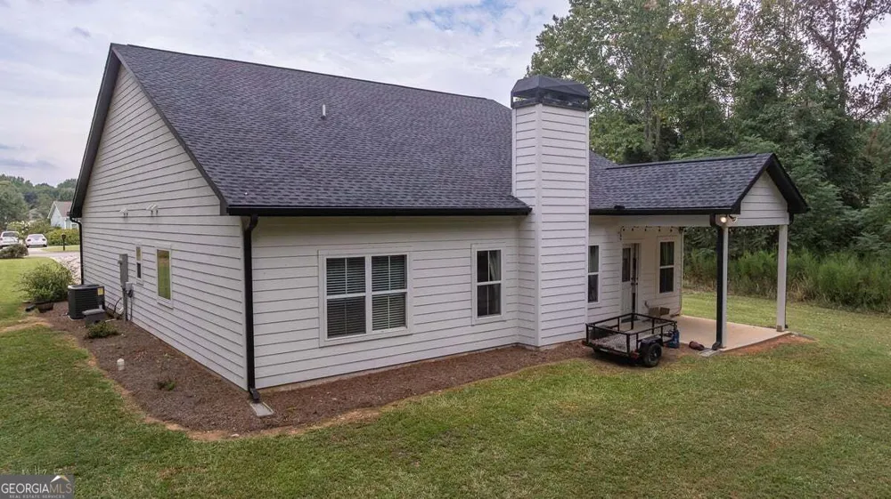 212 Live Oak LN Comer, GA 30629
