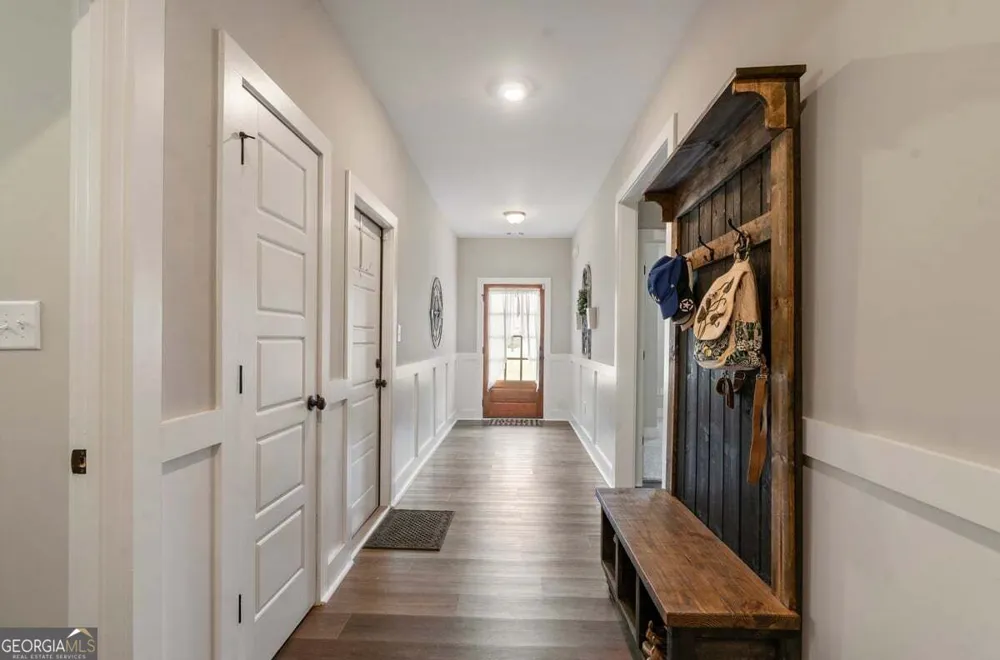 212 Live Oak LN Comer, GA 30629