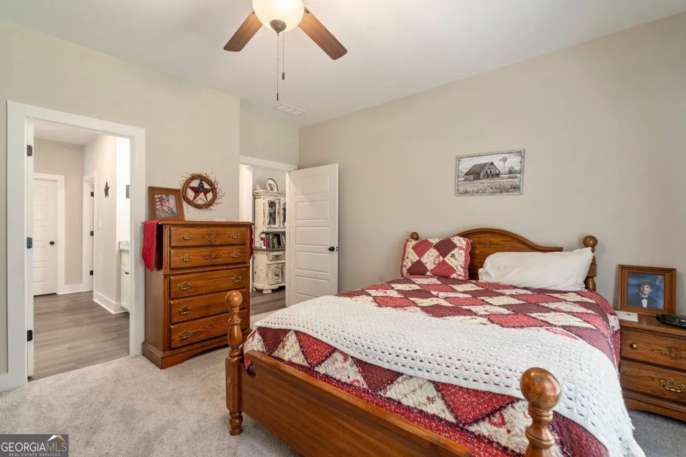 212 Live Oak LN Comer, GA 30629