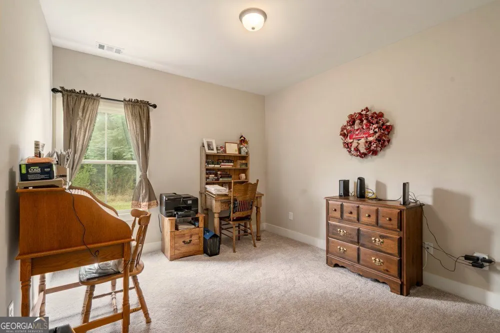 212 Live Oak LN Comer, GA 30629
