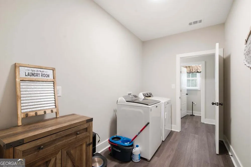 212 Live Oak LN Comer, GA 30629