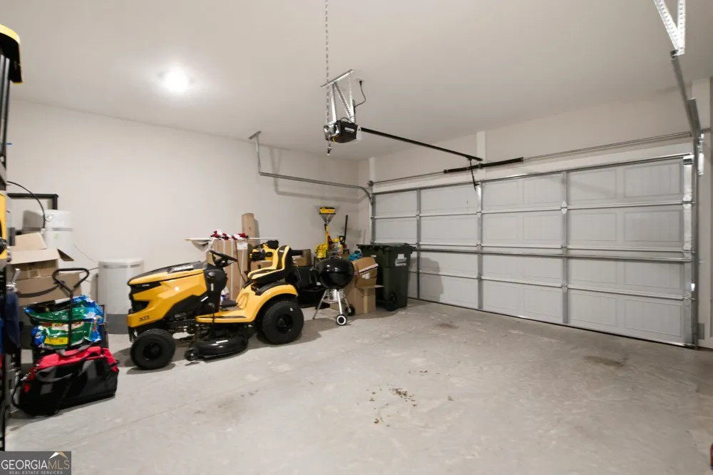 212 Live Oak LN Comer, GA 30629