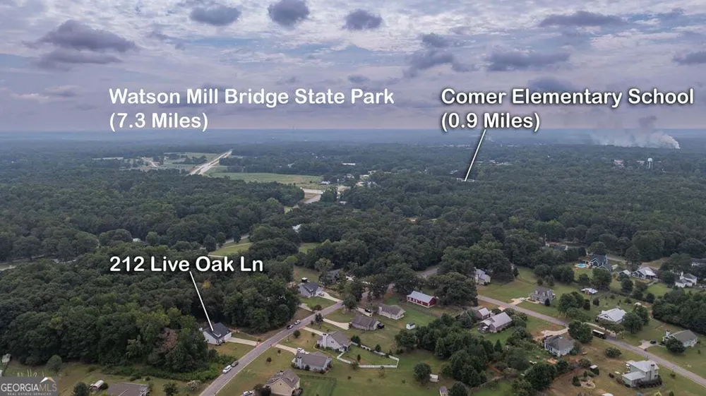212 Live Oak LN Comer, GA 30629