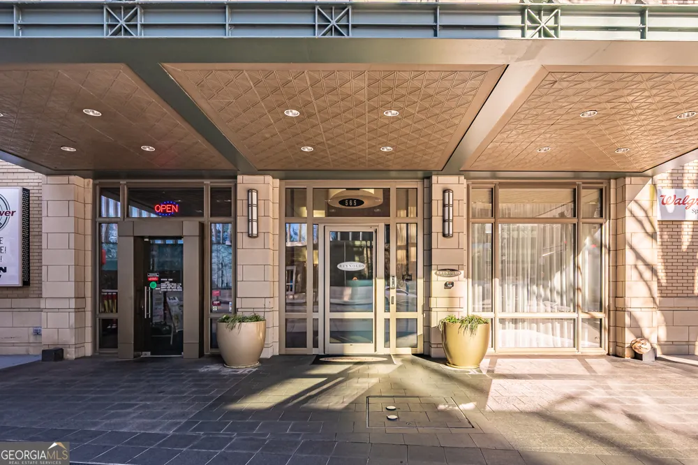 565 Peachtree ST NE Atlanta, GA 30308