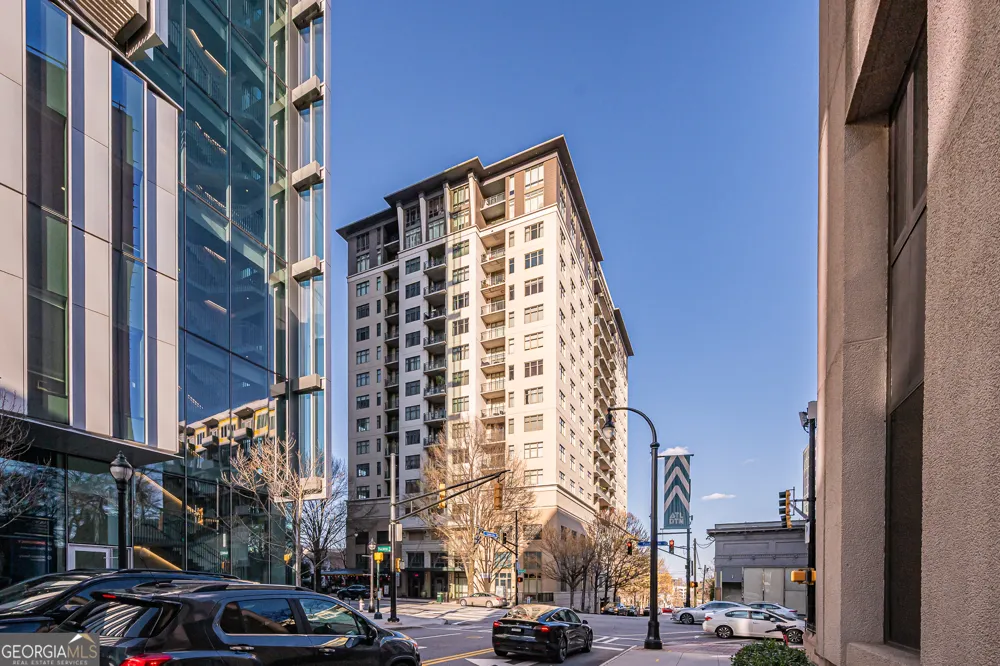 565 Peachtree ST NE Atlanta, GA 30308