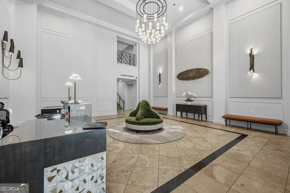 565 Peachtree ST NE Atlanta, GA 30308