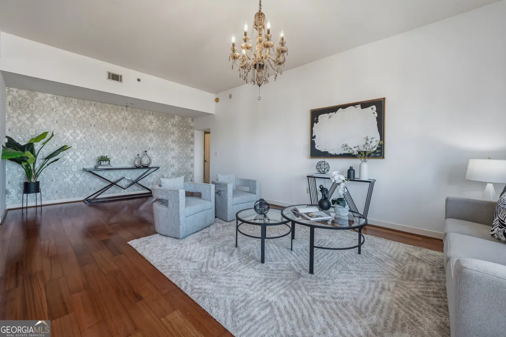565 Peachtree ST NE Atlanta, GA 30308