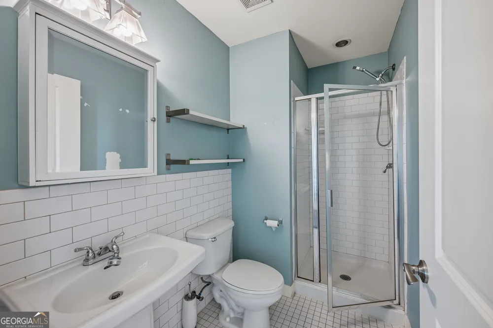 565 Peachtree ST NE Atlanta, GA 30308