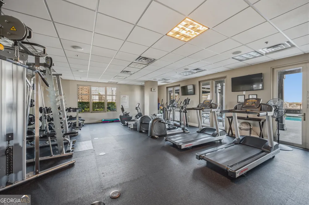 565 Peachtree ST NE Atlanta, GA 30308