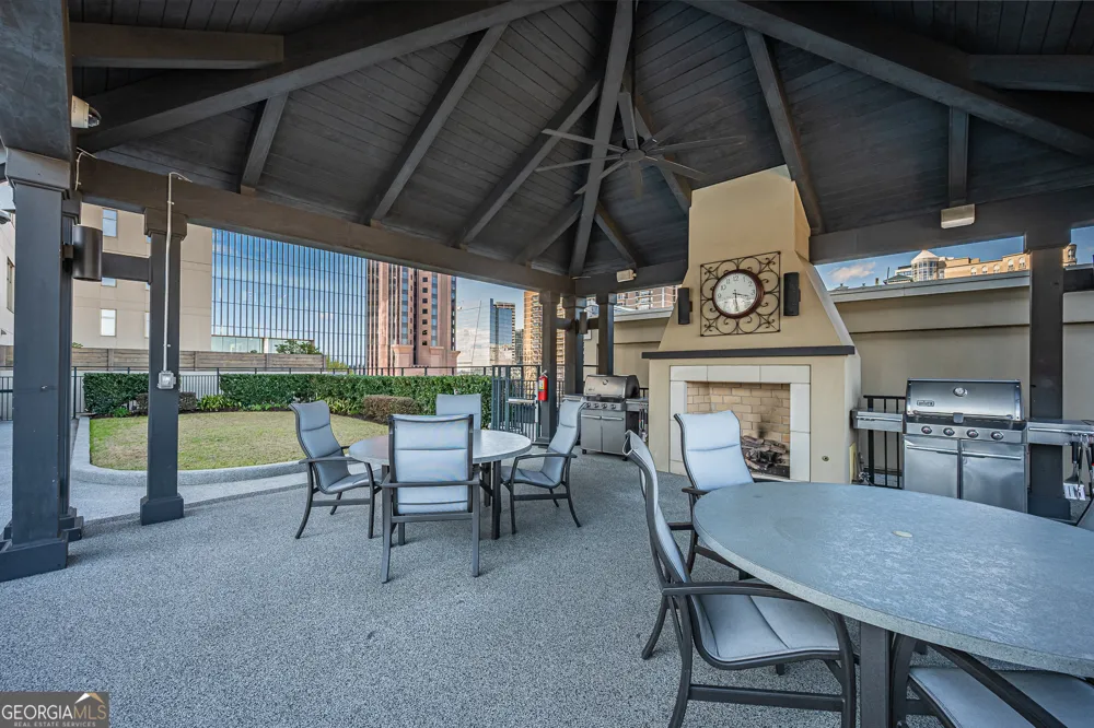 565 Peachtree ST NE Atlanta, GA 30308