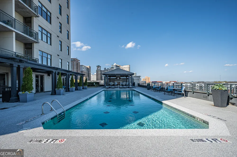 565 Peachtree ST NE Atlanta, GA 30308