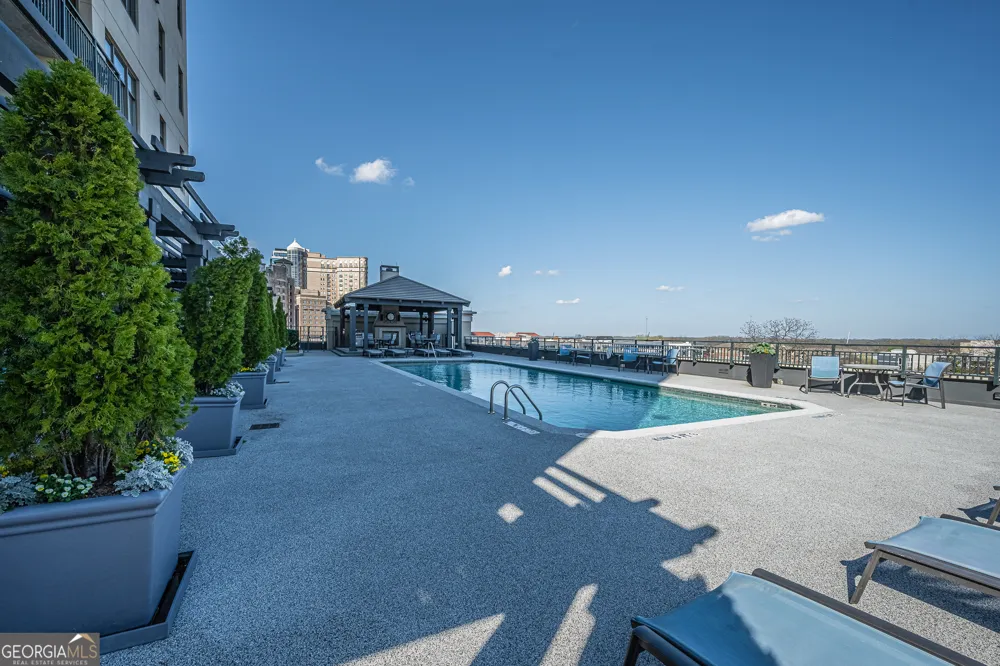 565 Peachtree ST NE Atlanta, GA 30308