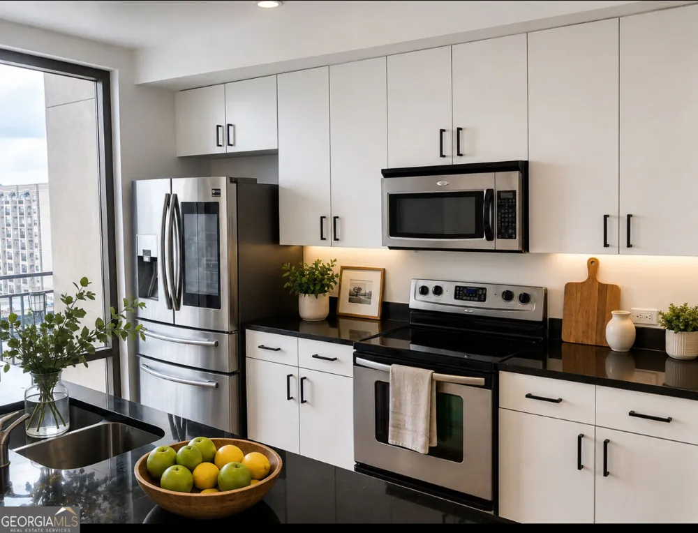 565 Peachtree ST NE Atlanta, GA 30308