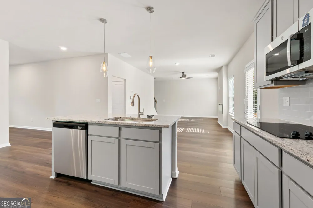 302 HUDSON CT Jackson, GA 30233