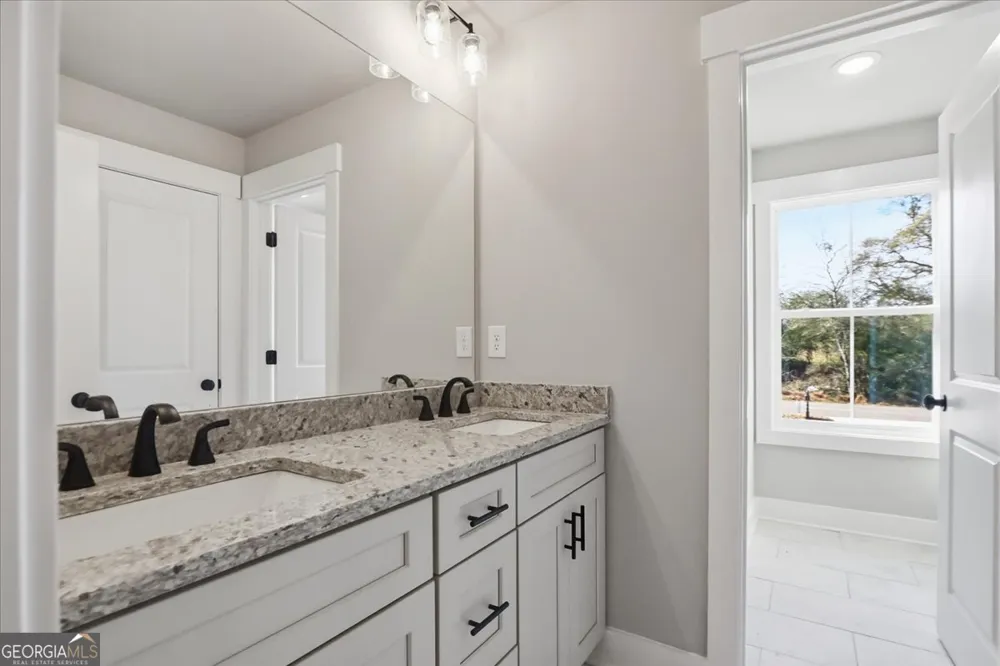 124 Maney DR Statham, GA 30666