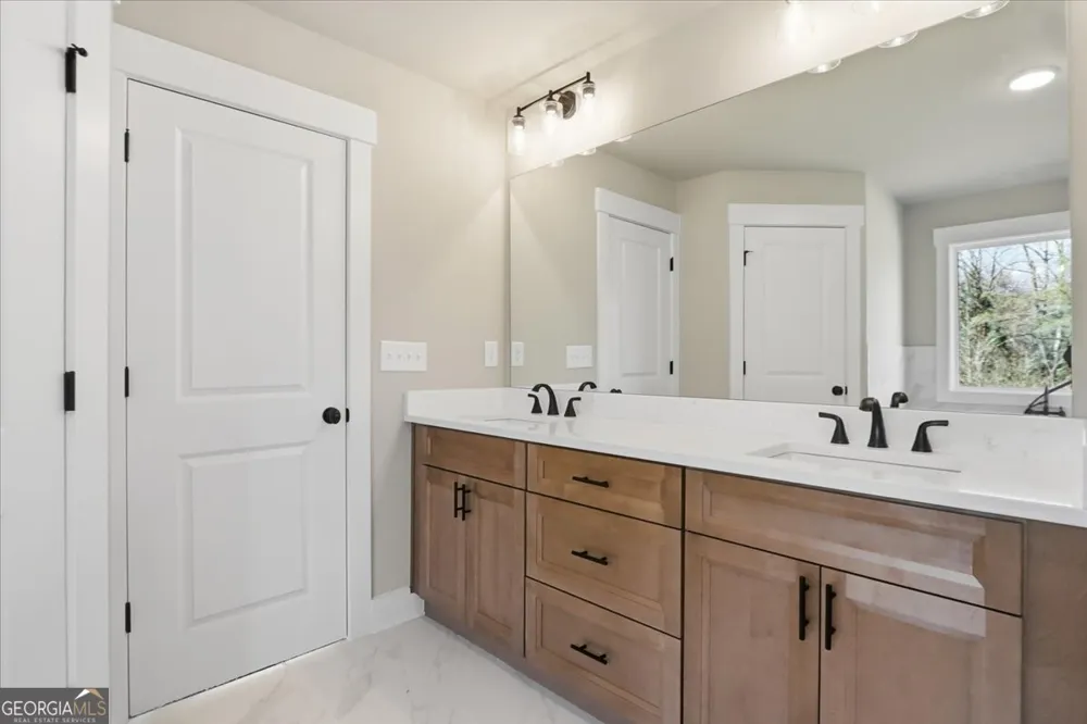 124 Maney DR Statham, GA 30666